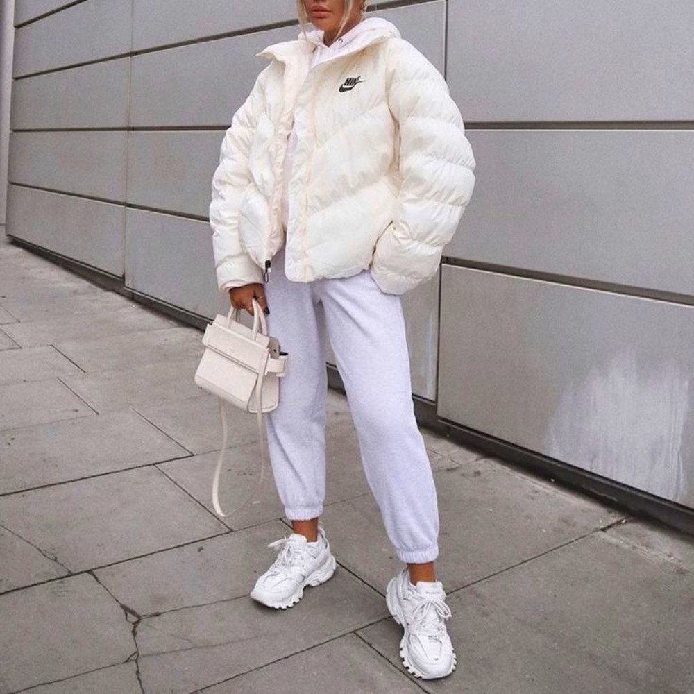 Nike • Off-white Puffer Jacket